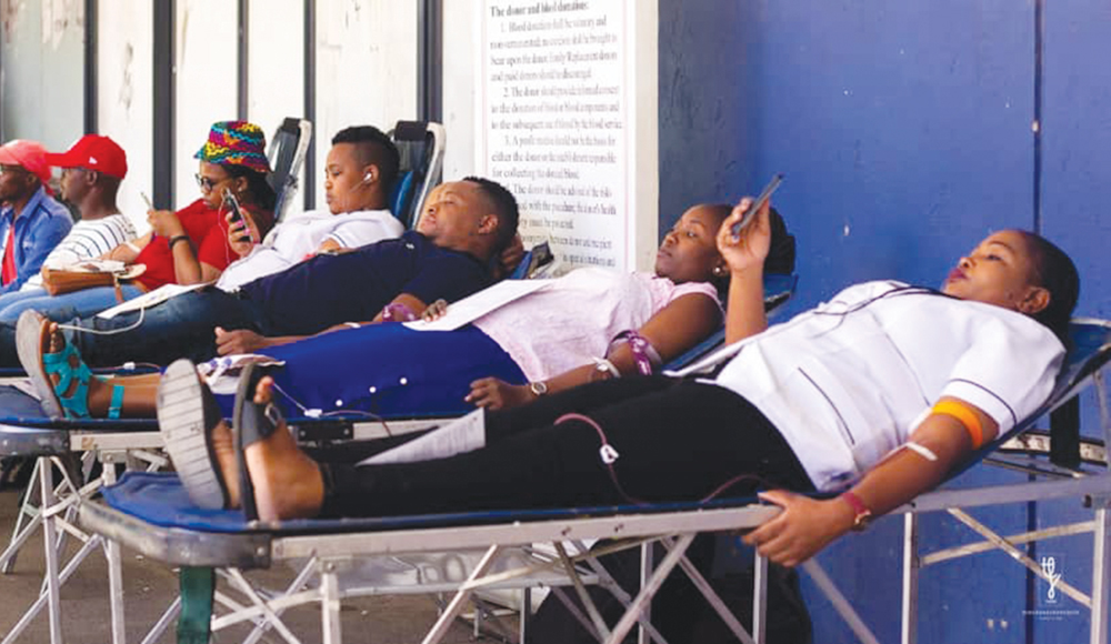 Team Shanghai donates blood