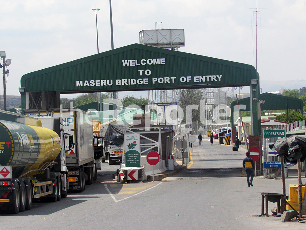 Maseru Bridge lifeless on day 1