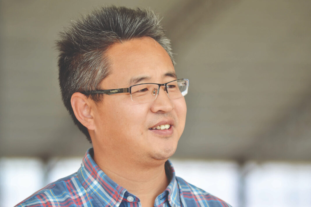 Stone Shi admits to owing govt