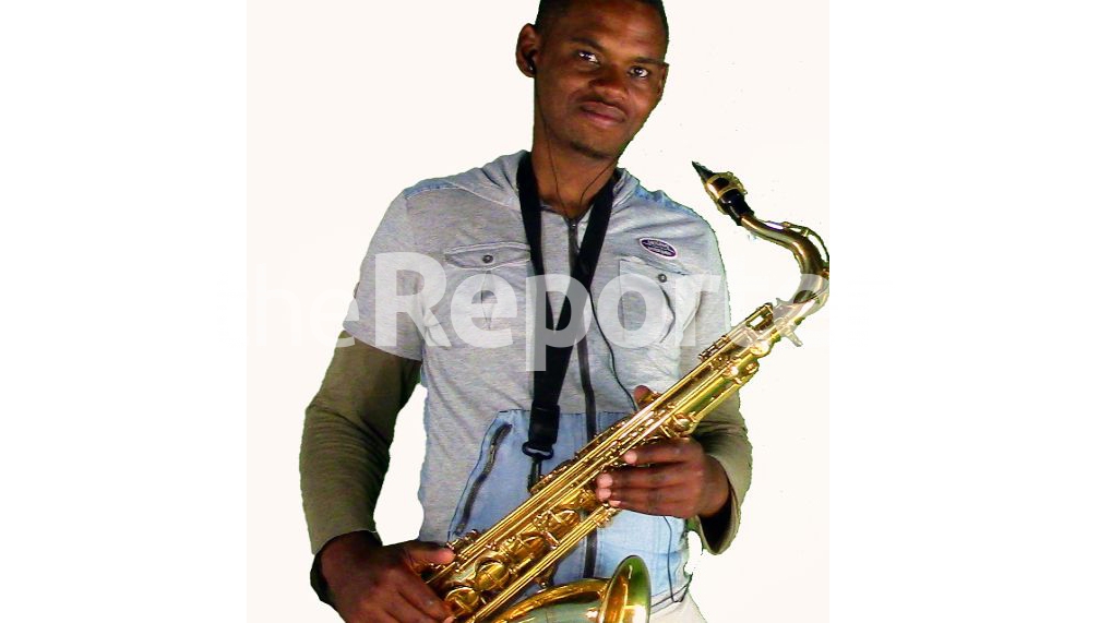 Nthoele falls in love with sax