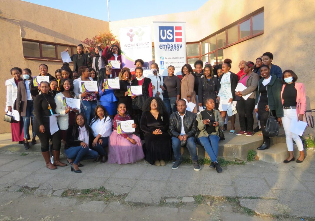 Trainee beauticians receive certificates