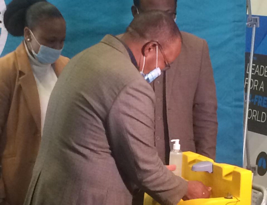 FNB donates washing station to MoH