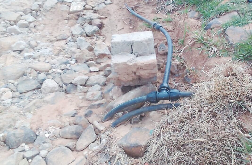 Community slams Wasco over damaged pipes