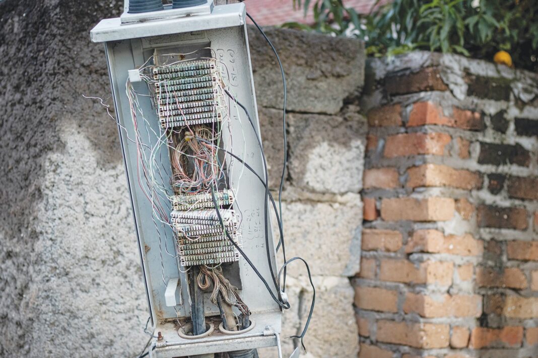 LEC blasted over power outages