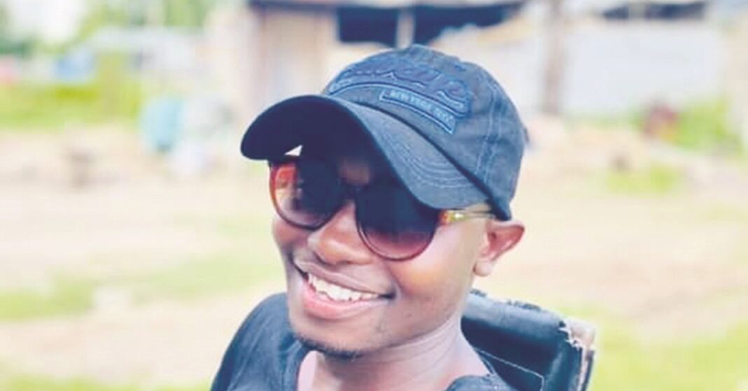 Litṧistso breathes life into old clothes