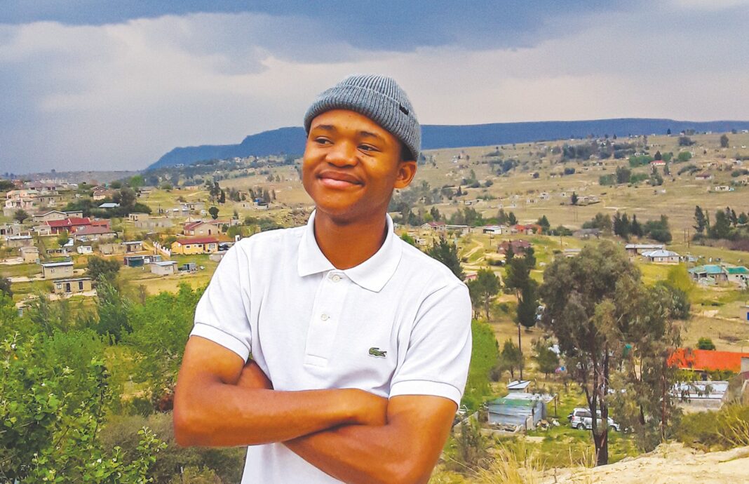 Teen cashes in on used pallets