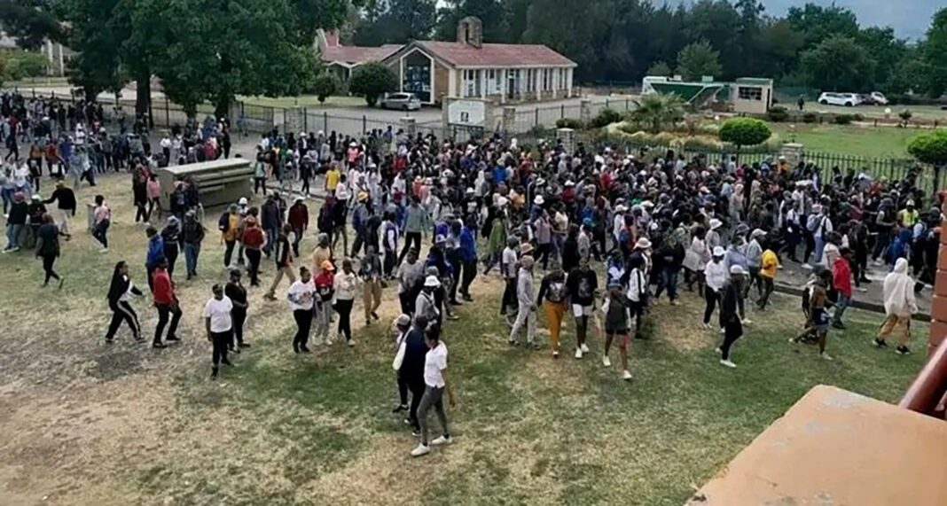 NUL suspends lectures after student unrest
