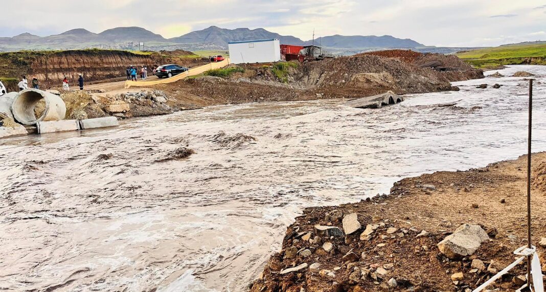 Tsoaing temporary bridge collapses 4 times in 3 years