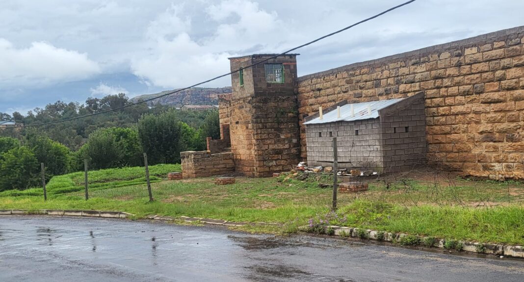Govt admits lax prison security