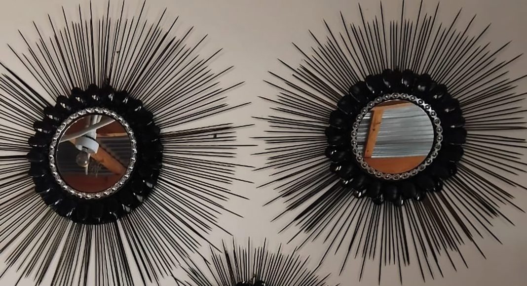 Mohai creates unique mirrors