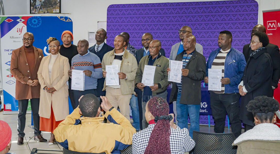 LNIG, Minet hand over defensive driving certificates